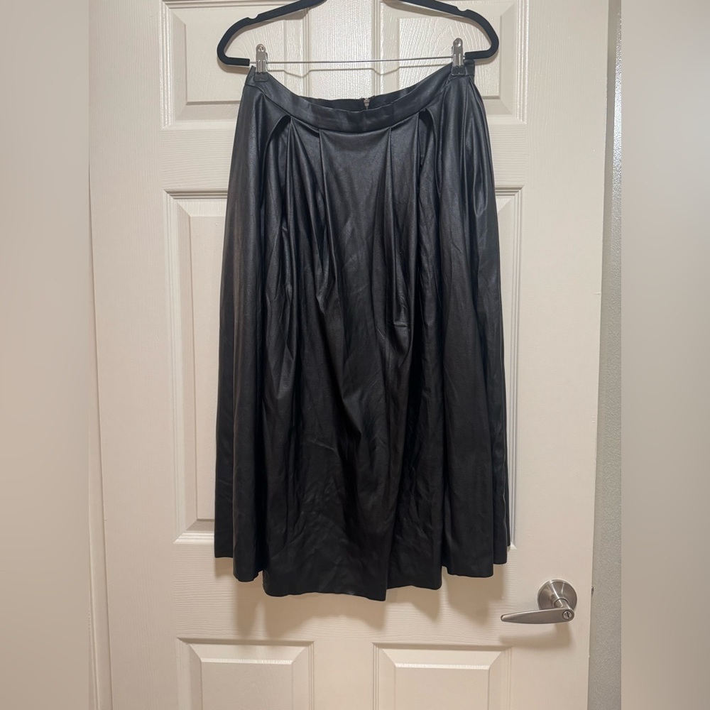 T Tahari Faux Leather Black A-Line Skirt